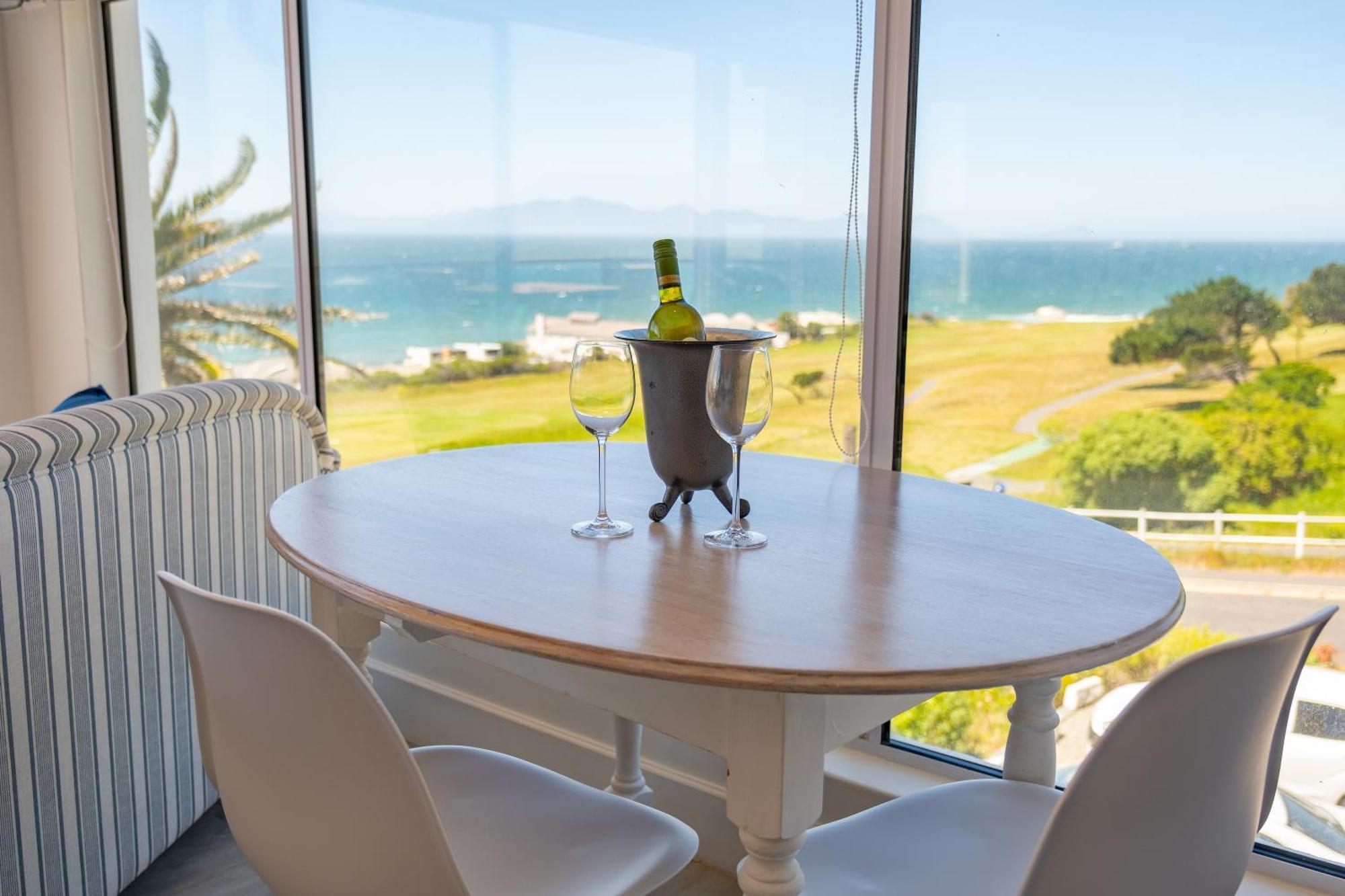 Penguins View Guesthouse Simonʼs Town Exterior foto